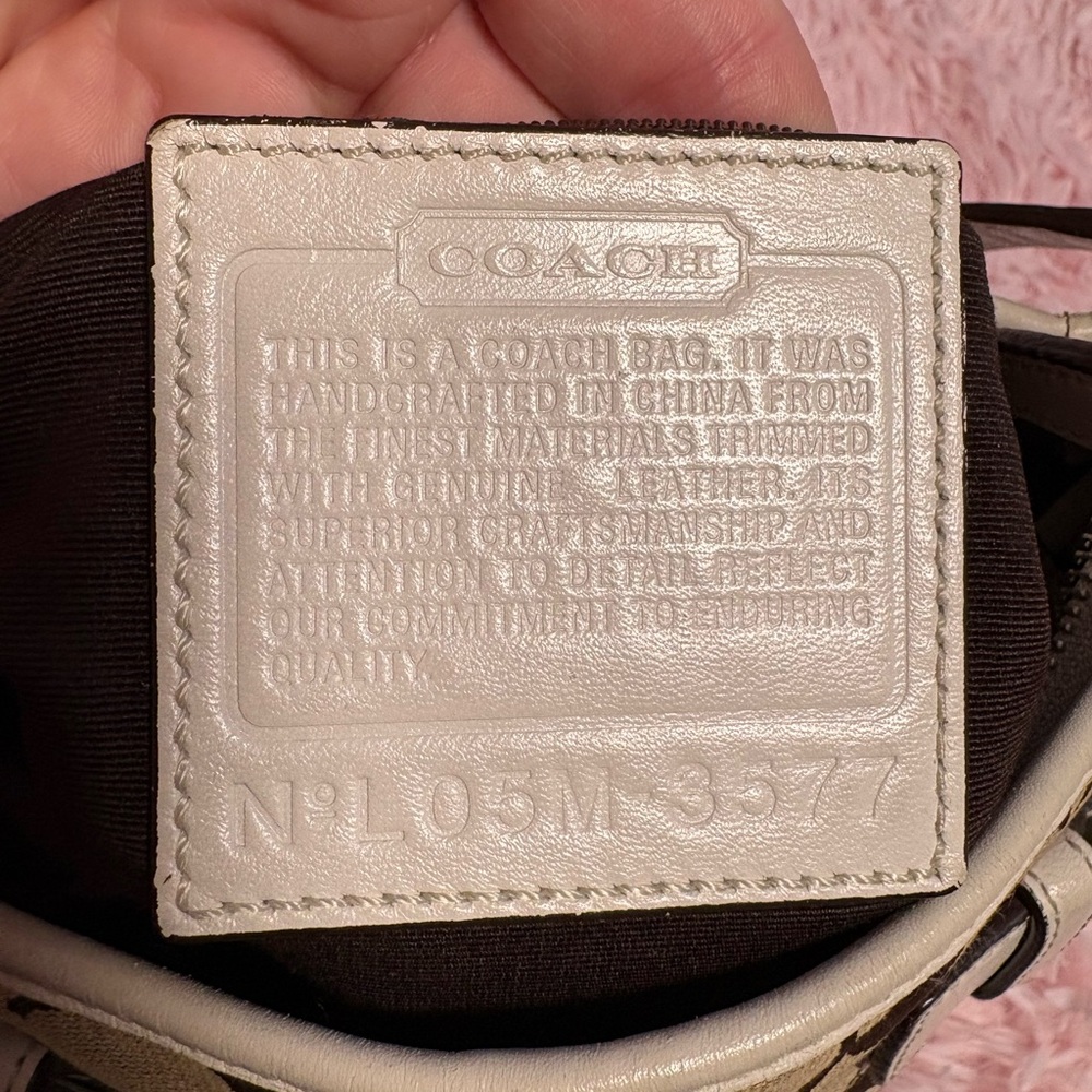 Signature Brown and White vintage Coach Soho shoulder Bag - Picture 7 of 10